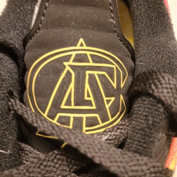 Nike Air Max 90's "Familia" - Picture 2 of 16